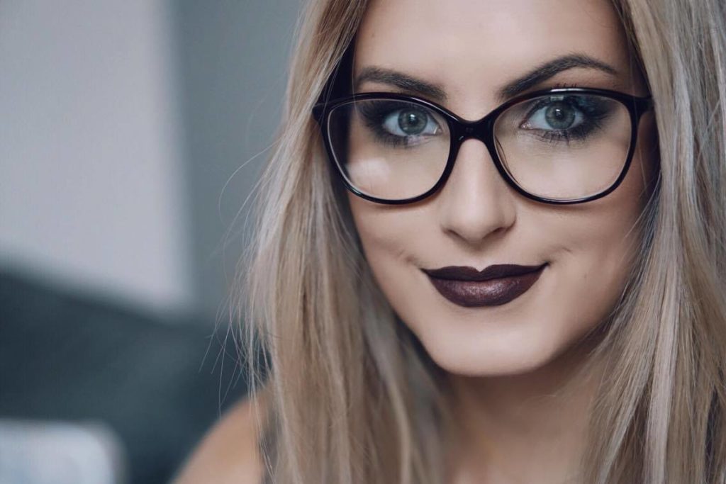 Comment se maquiller lorsque l’on porte des lunettes ?