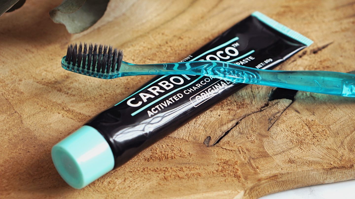 Carbon Coco teeth withening dents blanches charbon actif