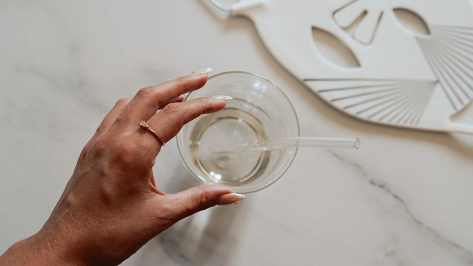 Peau rebondie et éclatante grâce au collagène complément alimentaire poudre vs gelule et masque led